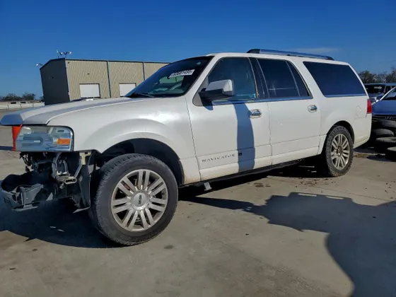 2013 Lincoln Navigator L L