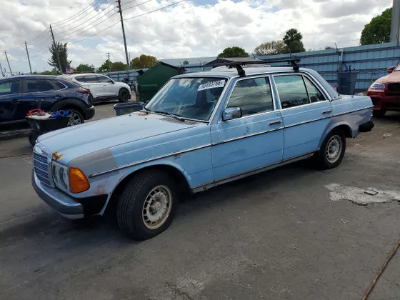 1982 Mercedes-Benz 300 Series 300D-T