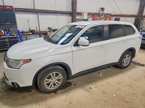 2015 Mitsubishi Outlander ES