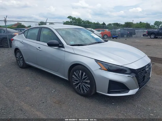 2025 Nissan Altima SV