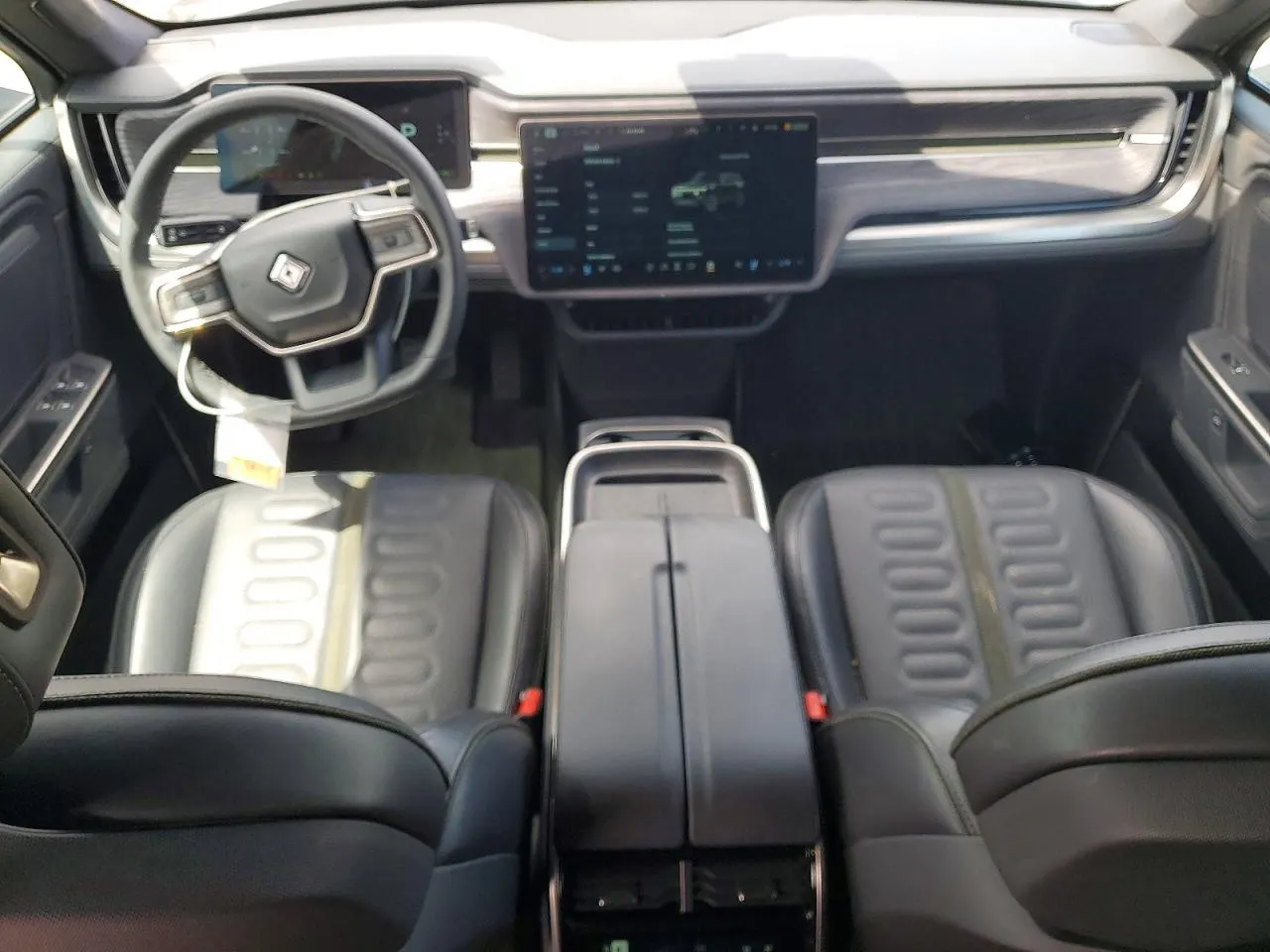 2025 Rivian R1S Adventure