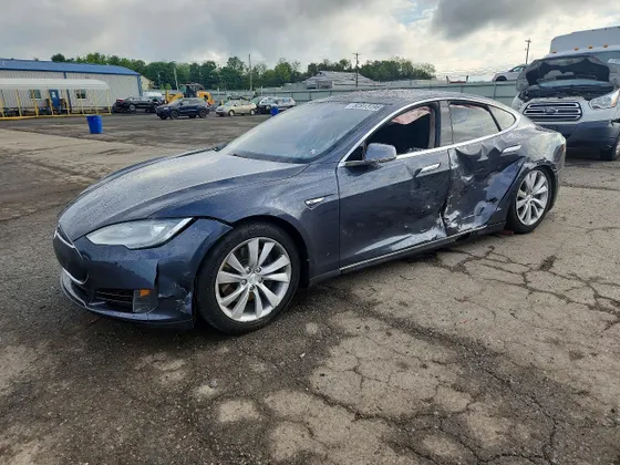 2016 Tesla Model S 90D