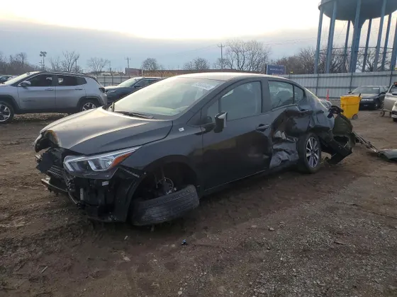 2023 Nissan Versa SV