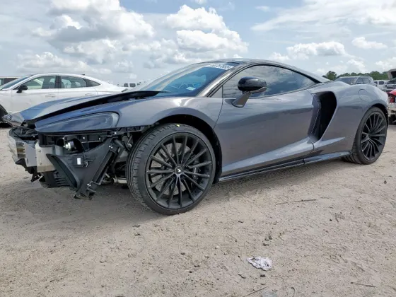 2023 McLaren GT