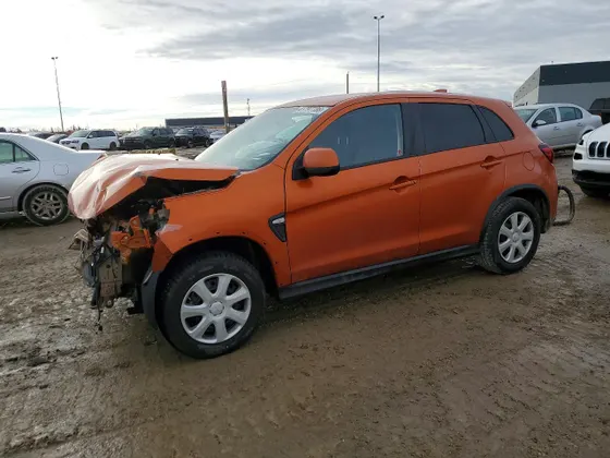 2021 Mitsubishi RVR ES