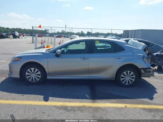 2021 Toyota Camry Hybrid LE