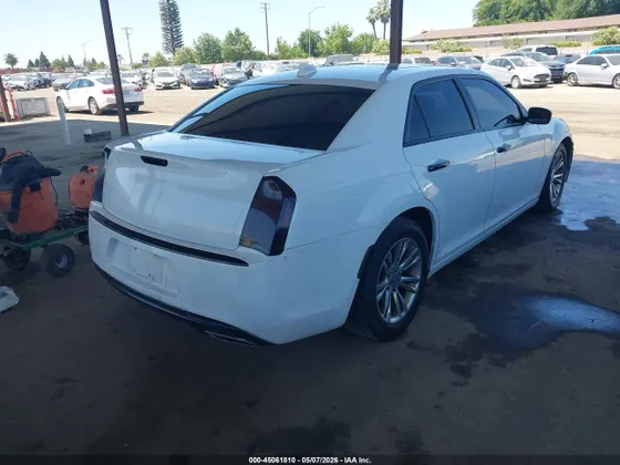 2016 Chrysler 300 300C