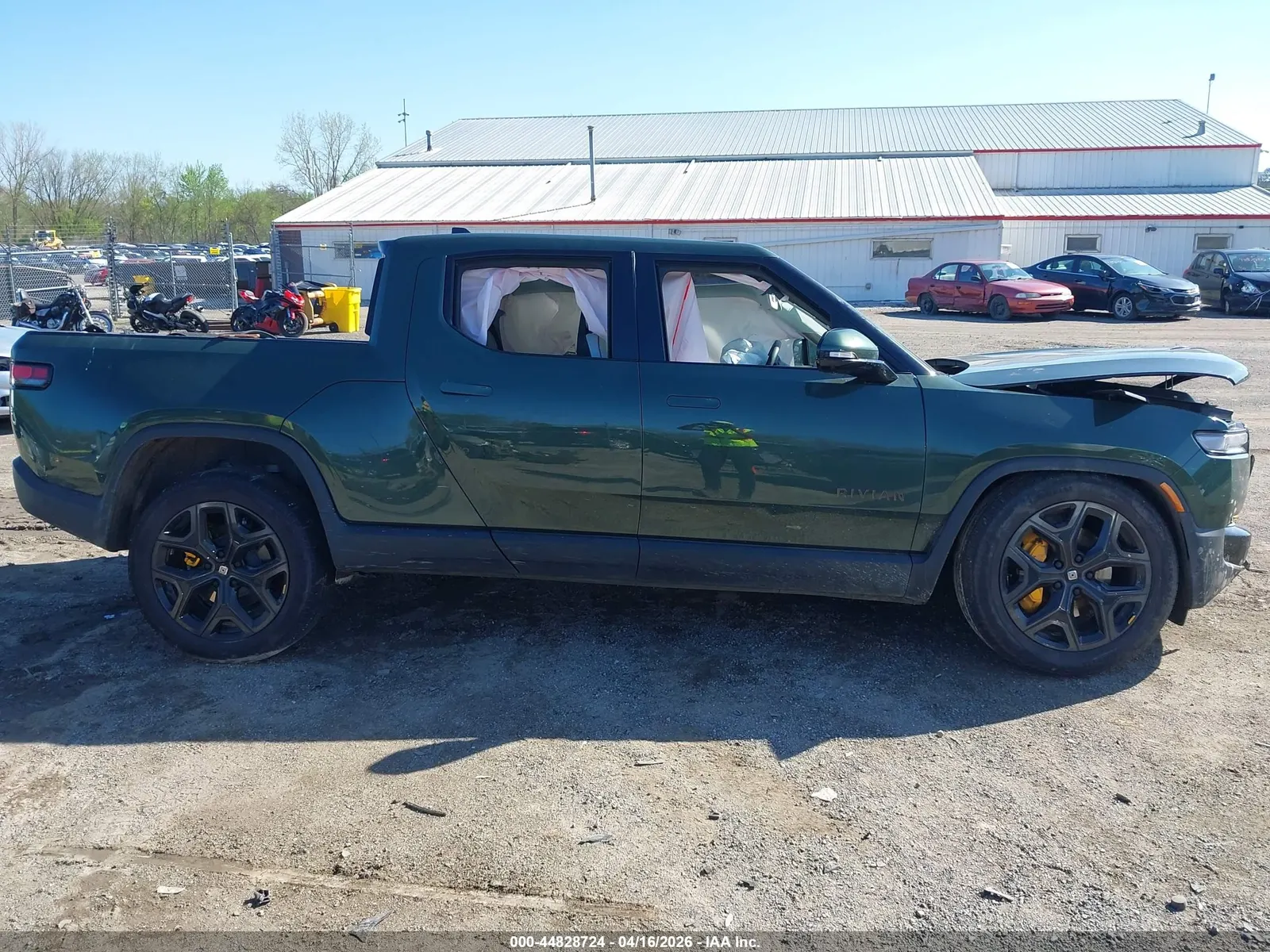 2025 Rivian R1T Premium