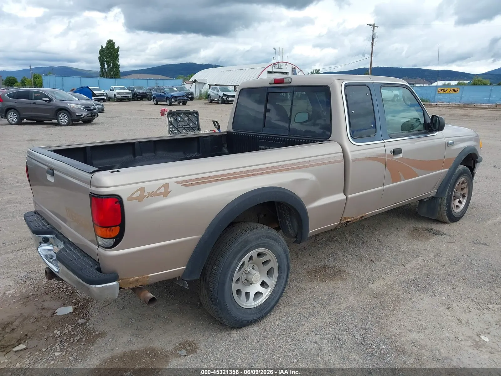 1998 Mazda B-Series 4WD Truck SE