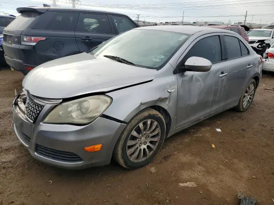 2010 Suzuki Kizashi SE