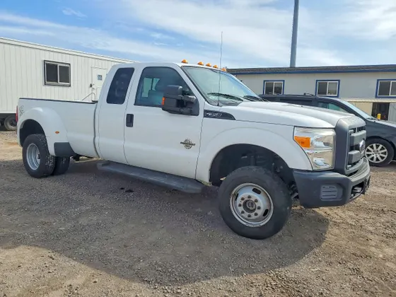 2015 Ford Super Duty F-350 DRW XLT