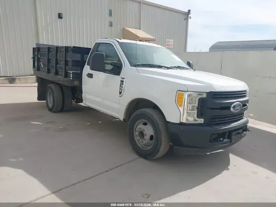 2017 Ford Super Duty F-350 DRW XL