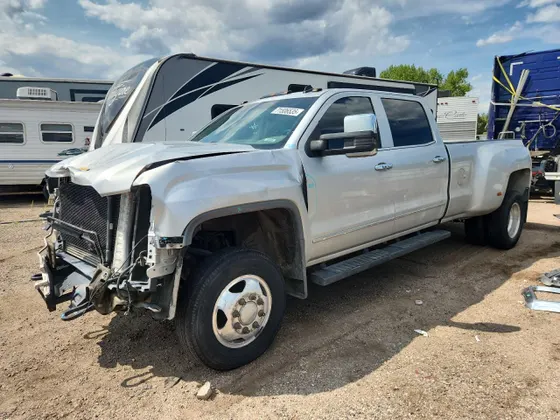 2015 GMC Sierra 3500HD available WiFi SLT