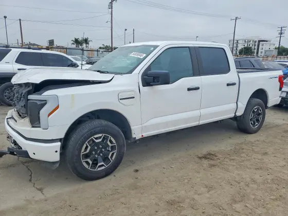 2023 Ford F-150 Lightning Pro