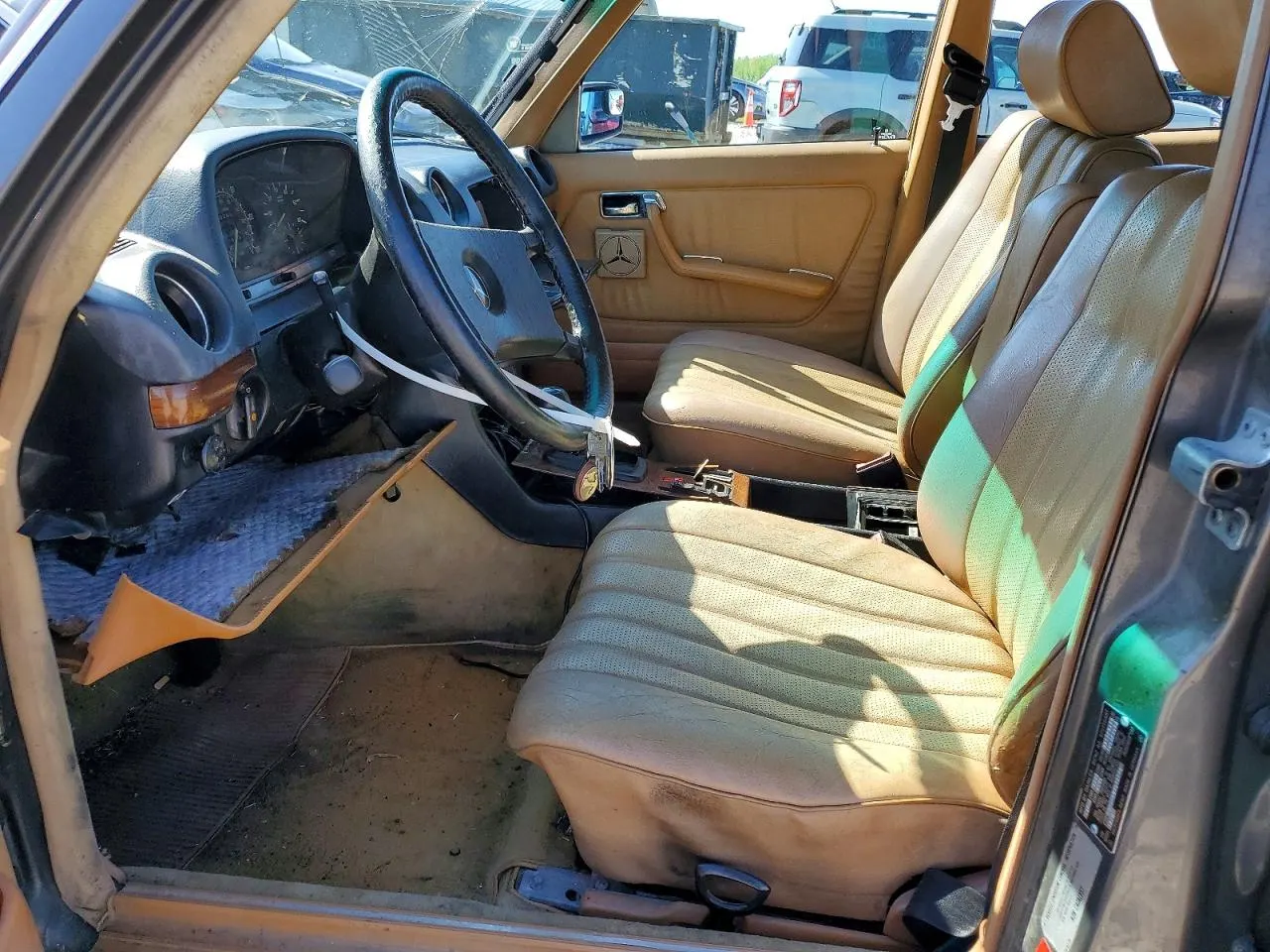 1983 Mercedes-Benz 300 Series 300D-T