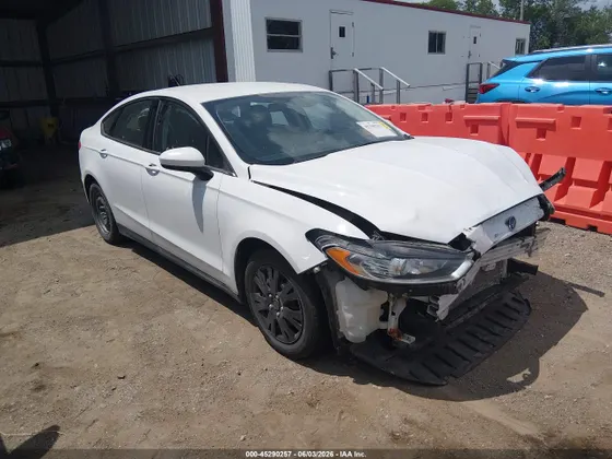 2013 Ford Fusion S