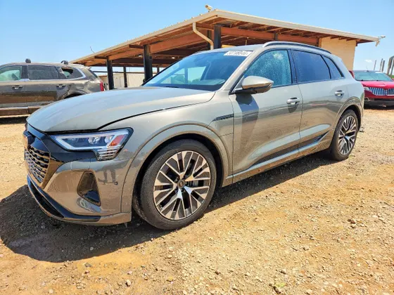 2024 Audi Q8 e-tron Premium Plus