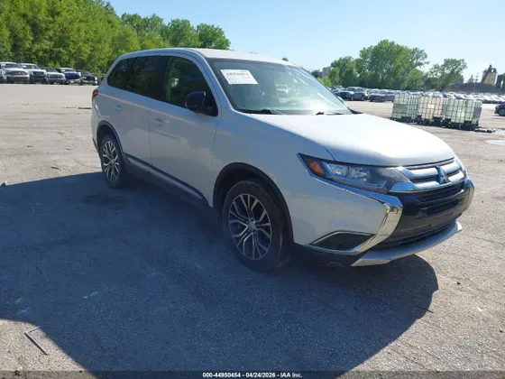 2016 Mitsubishi Outlander SE