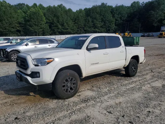 2022 Toyota Tacoma 4WD TRD Off Road