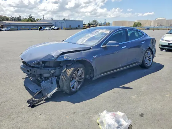 2015 Tesla Model S 85 kWh Battery