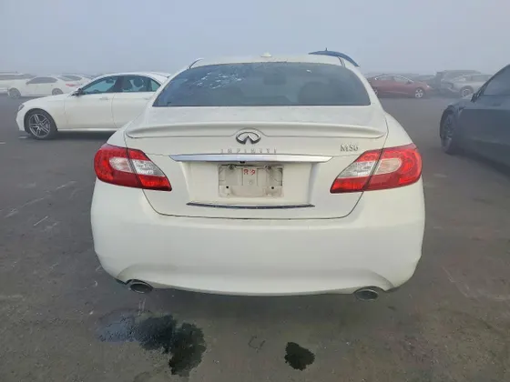 2011 INFINITI M56