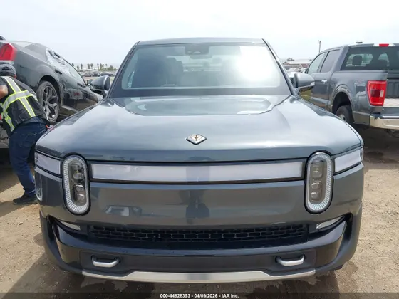 2024 Rivian R1T Adventure