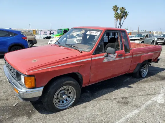 1986 Toyota Pickup & Landcruiser SR5