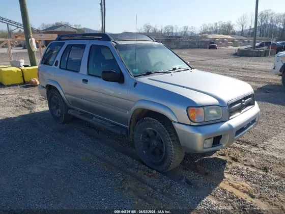 2004 Nissan Pathfinder LE Platinum