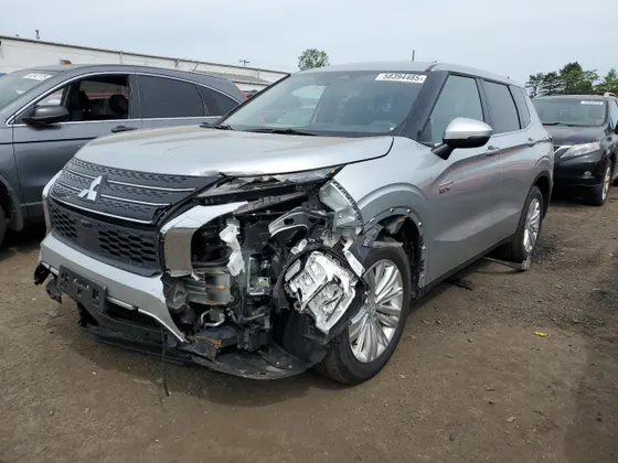 2024 Mitsubishi Outlander PHEV SE