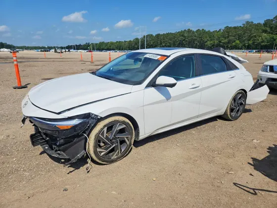 2024 Hyundai Elantra Limited