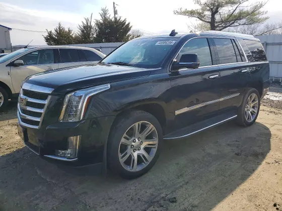 2016 Cadillac Escalade Luxury Collection