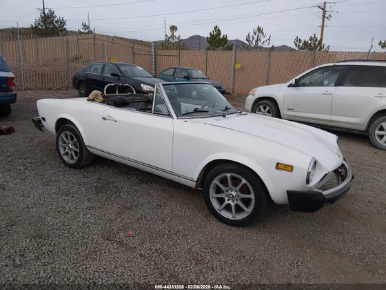 1975 FIAT 124 Spider