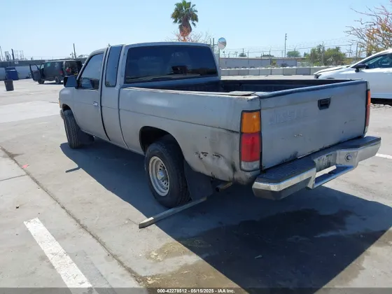 1988 Nissan Hardbody King Cab 2WD KING CAB