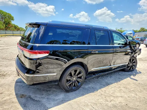 2023 Lincoln Navigator L Reserve