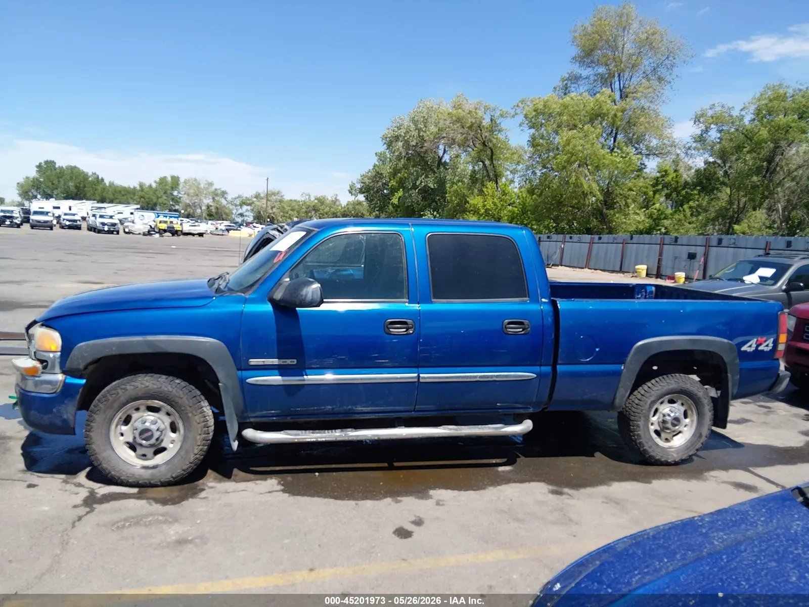 2004 GMC Sierra 2500 Crew Cab SLT