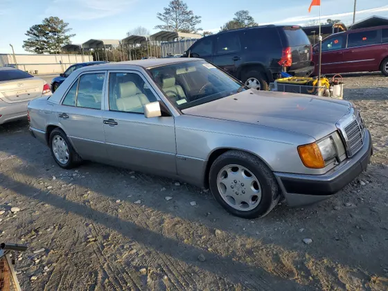 1992 Mercedes-Benz 300 Series 300E