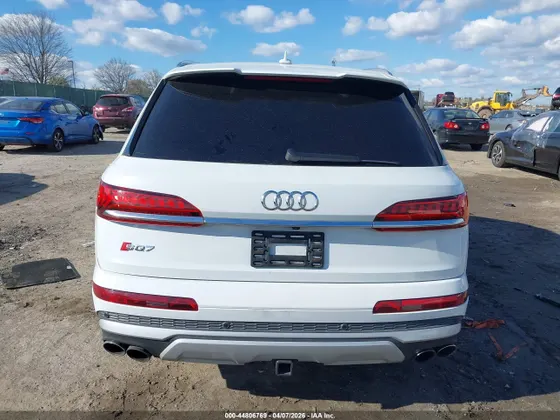 2021 Audi SQ7 Premium Plus