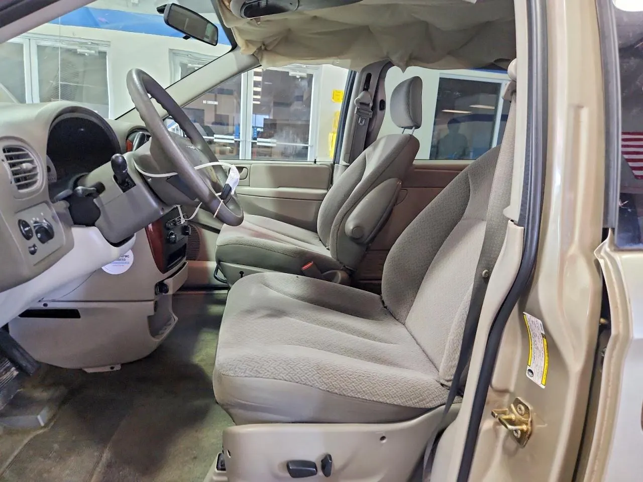 2006 Chrysler Town & Country SWB TOWN & COUNTRY