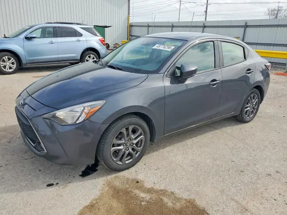 2019 Toyota Yaris Sedan LE