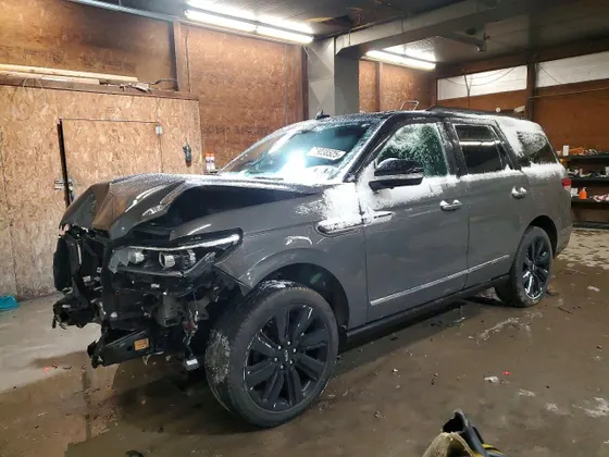 2022 Lincoln Navigator Black Label