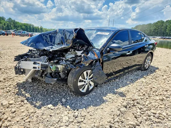 2025 Nissan Altima S