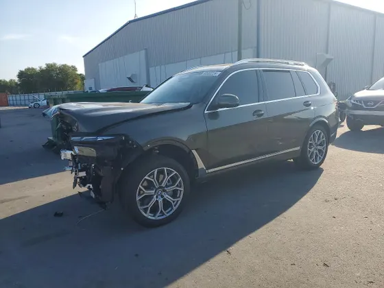 2025 BMW X7 xDrive40i