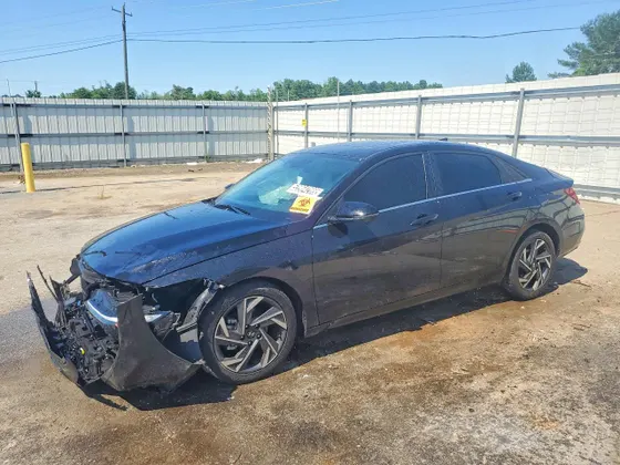 2024 Hyundai Elantra Limited