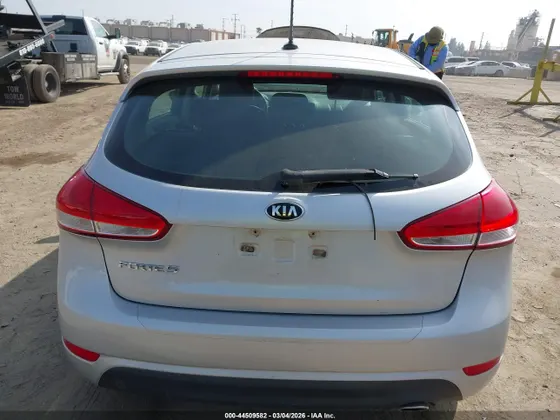 2017 Kia Forte5 LX