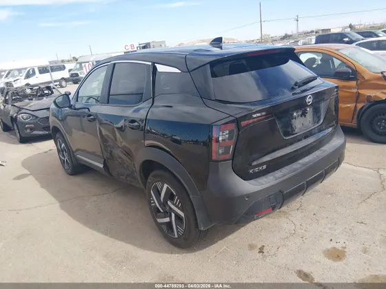 2025 Nissan Kicks SV