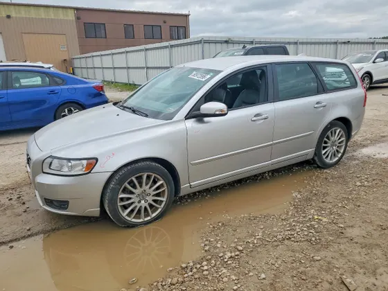 2011 Volvo V50