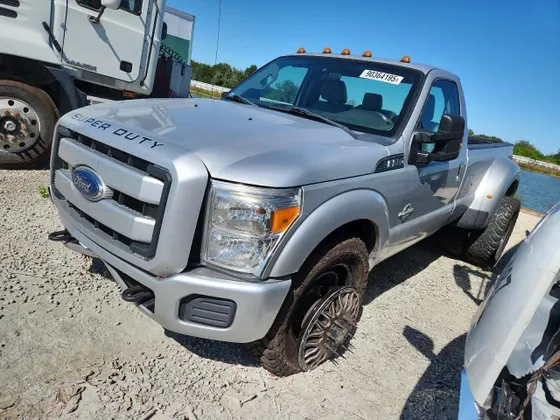 2014 Ford Super Duty F-350 DRW XL