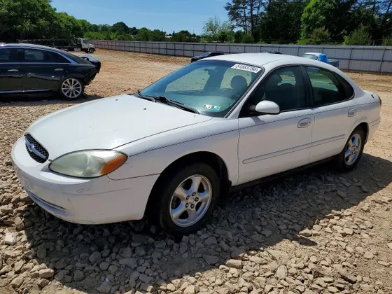 2002 Ford Taurus SE Standard