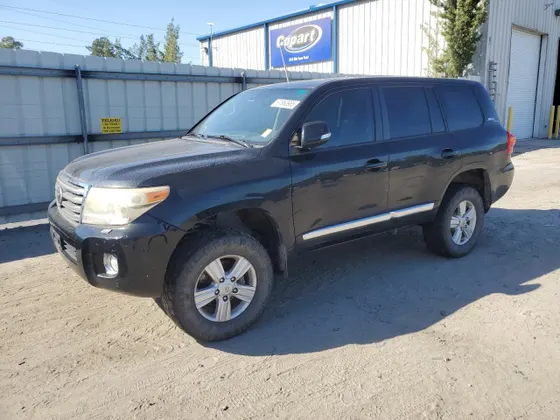 2013 Toyota Land Cruiser