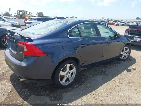 2013 Volvo S60 T5 Premier